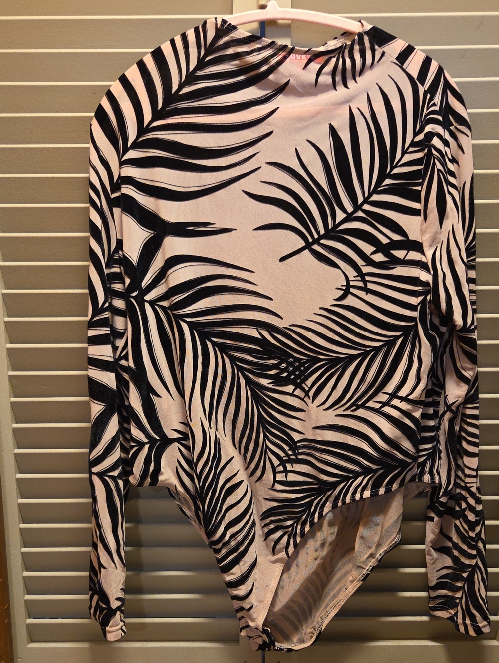 Love Long-Sleeve Palm Print Bodysuit - Black on Light Pink